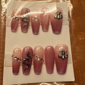 🐍✨ Mauve‎ Glam Press-On Nail Set – Snake, Skull & Butterfly Accents